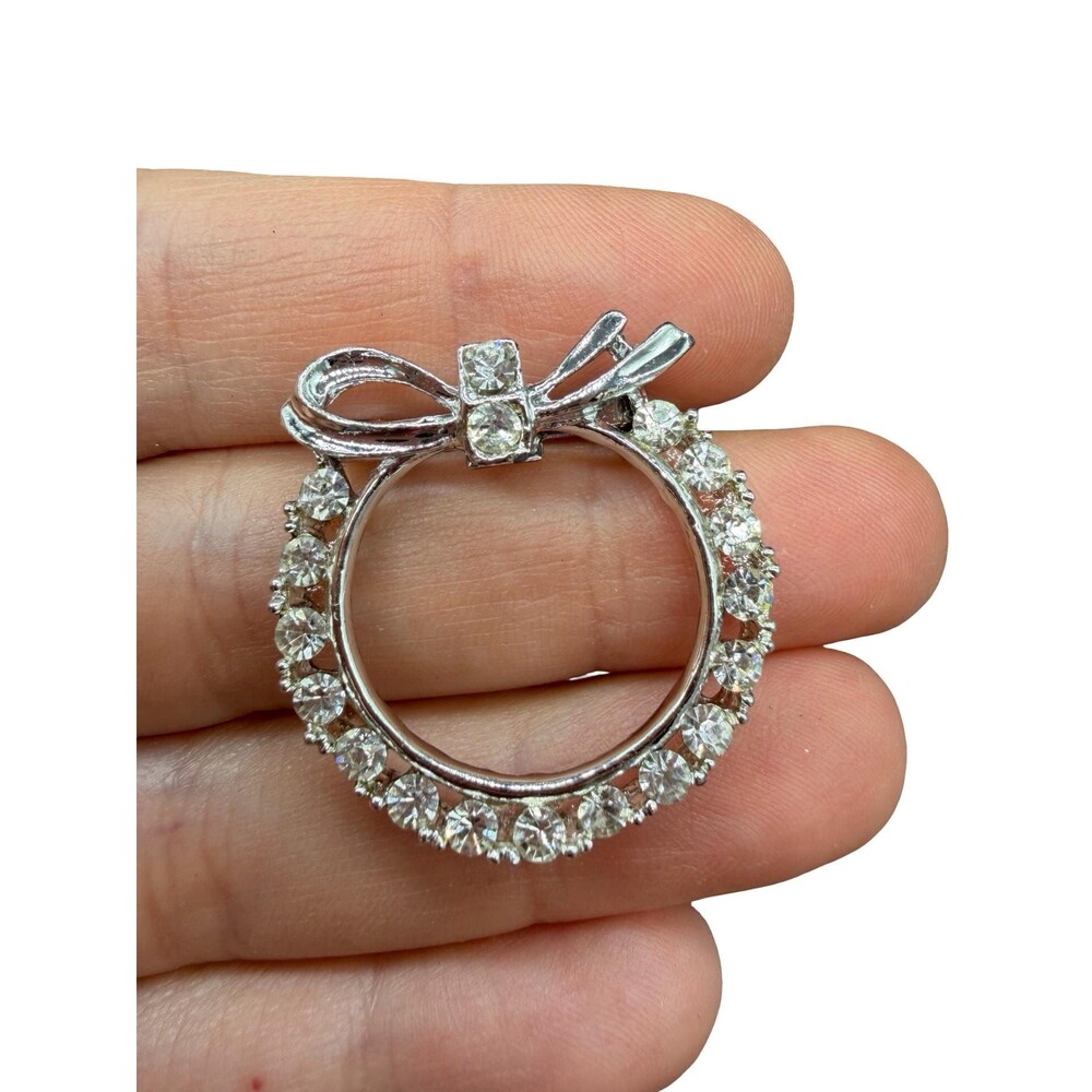 Vintage Rhinestone Wreath Brooch Circle pin in silver tone